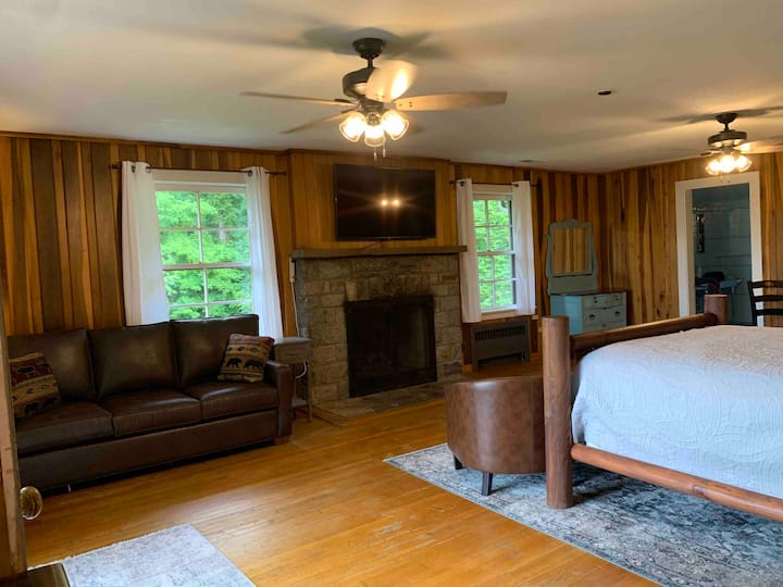 The Blue Ridge Suite At The Lodge At Smoky Cove - Cherokee, NC