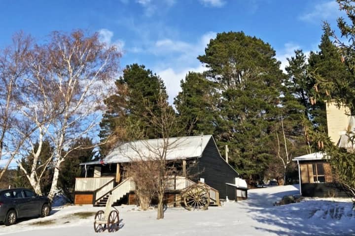 Crackenback Cottage 1884: 2 Bedroom - Snowy Mountains