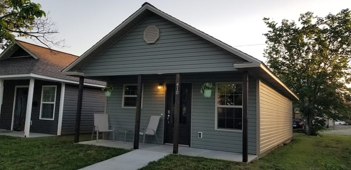 Brand New 1 Bedroom Cottage Right Off Of Route 66. - Galena, KS