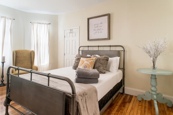 5* Premium Quality - 3 Bedroom Apartment - Quincy, MA