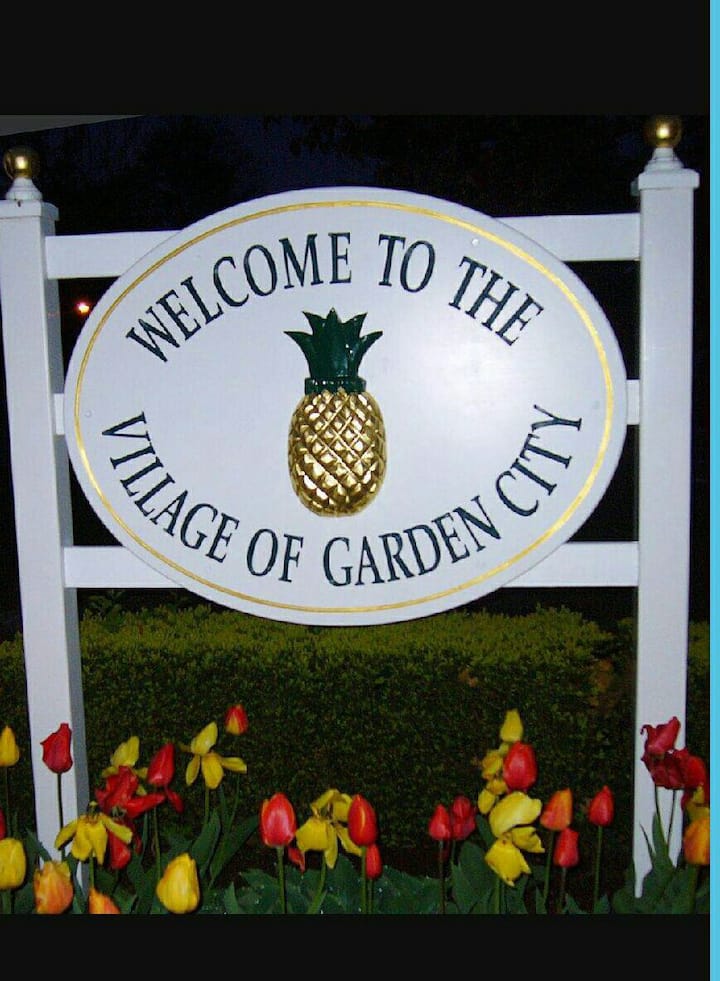 Beautiful Get Away In Garden City - Westbury, NY