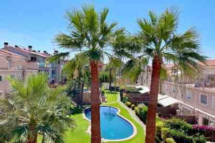 Cheerful Center Sitges 5-bedroom/ Pool Townhouse - Sitges