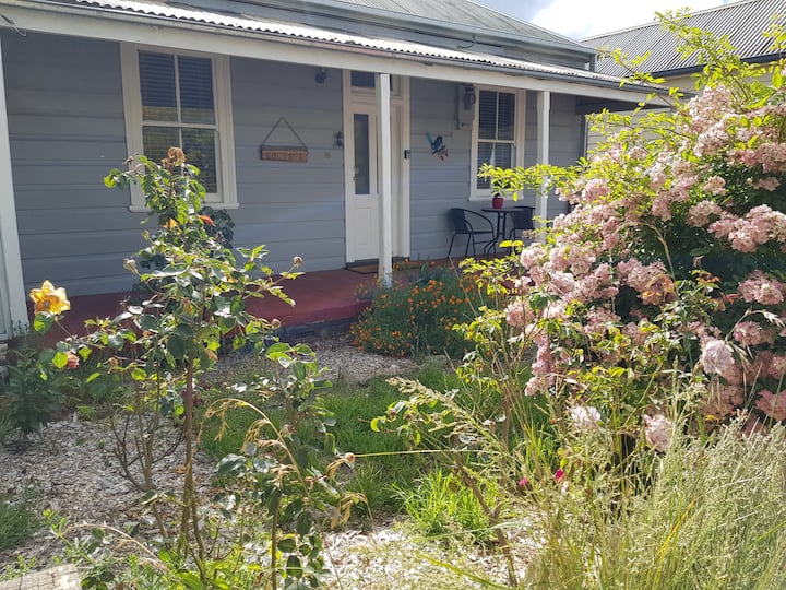 4 Bedroom Federation Cottage - Clarence