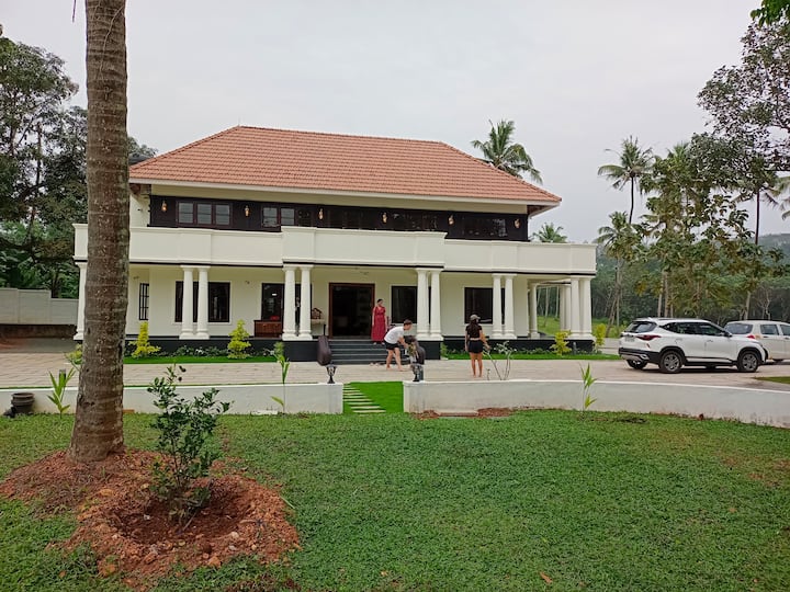 A Journey To The Dreamy Mansion - Kothamangalam