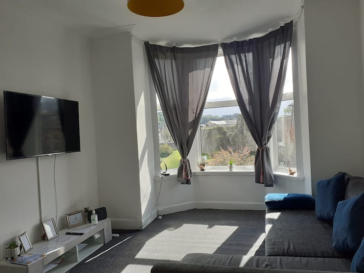 Castleview Is A Lovely Bright And Spacious Flat - Bute