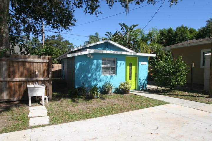 Cosy & Convenient Guest Cottage In Thornton Park - Orlando, FL