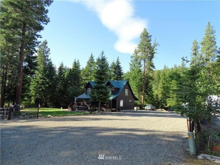 Free Night Cozy Cabin In The Woods, Saltwater Hot Tub , Snowmobile From The Door - Easton, WA