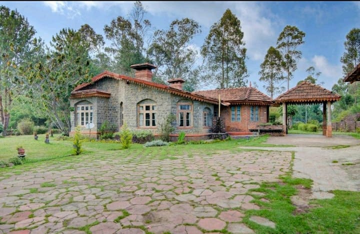 Fully Private - Avondale - Beautiful Heritage Home - Kodaikanal