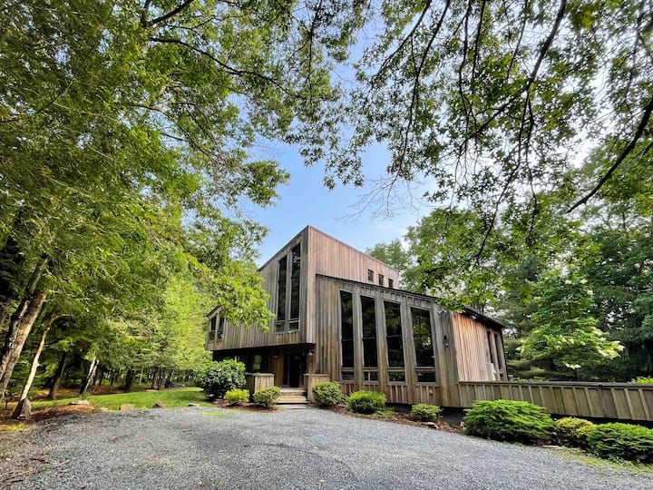 *New* Modern Forest Retreat On 10 Acres - Jim Thorpe, PA