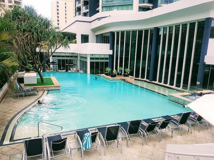 Ocean View High End Hotel In Best Location - Surfers Paradise