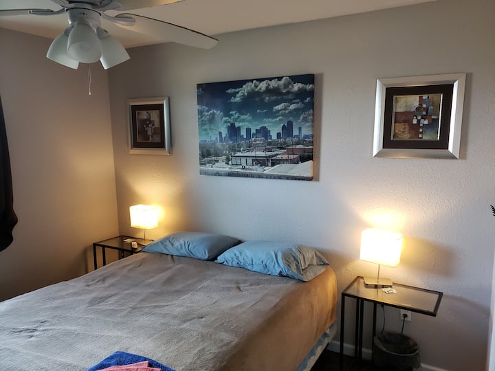 Wonderful Queen Room 4 Miles To Dfw & 24/7 Access - Irving, TX