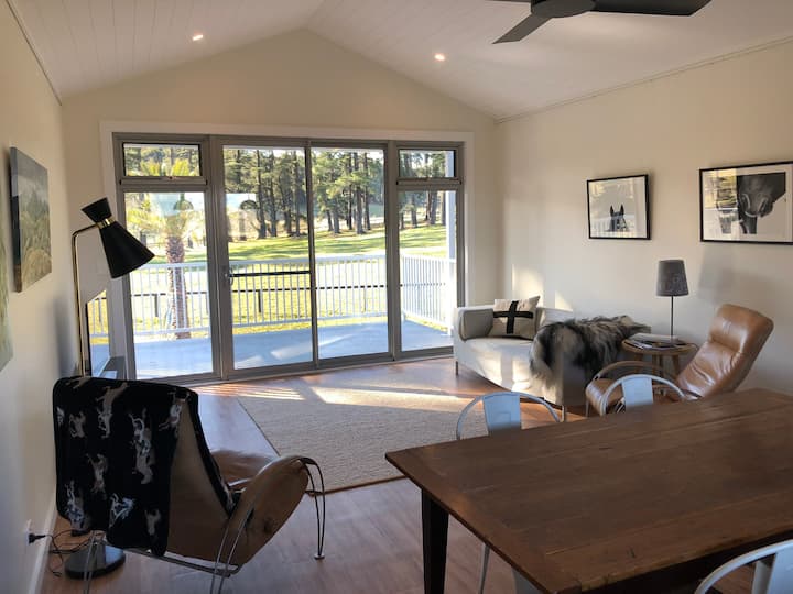 The Stables Apartment - Moss Vale