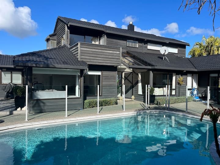 Holiday Home Close To St Heliers Beach. - オークランド