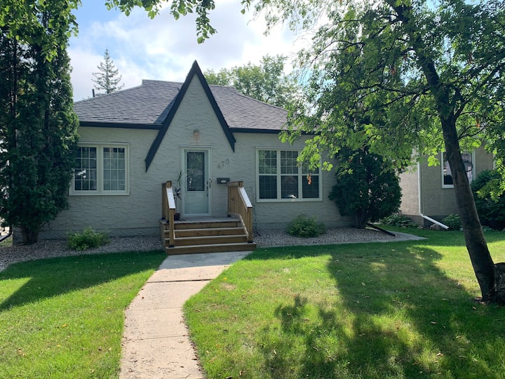 Adorable Bungalow In Family Friendly Neighbourhhod - University of Manitoba
