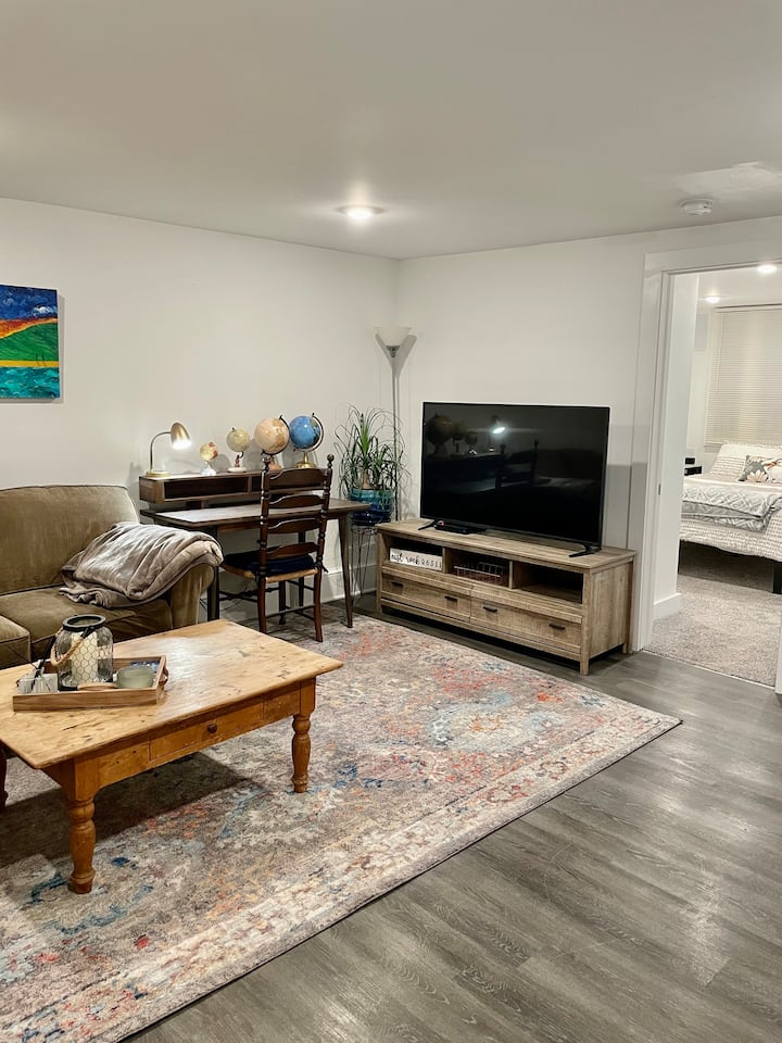 Private One Bed Apartment - Newly Renovated! - Connecticut