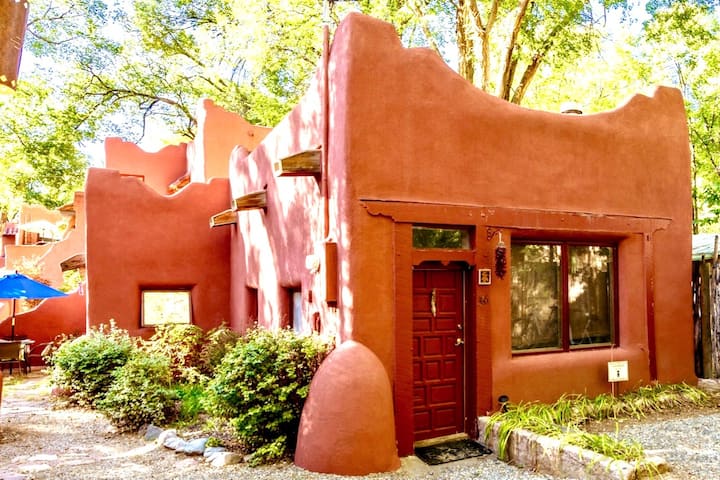 Cozy Adobe Casita Near Historic Taos Plaza - Taos, NM