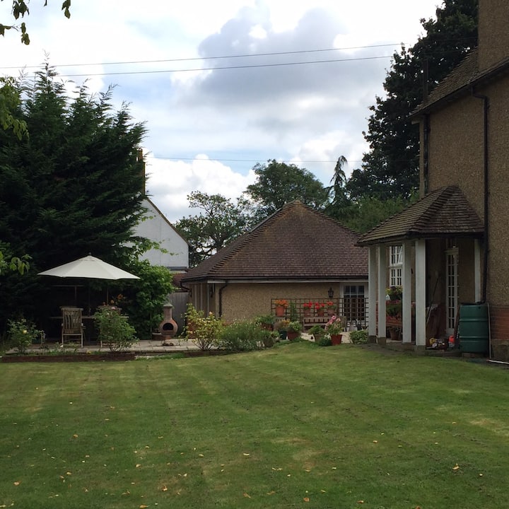 Secluded Private Annexe Apartment In South Mimms - Barnet