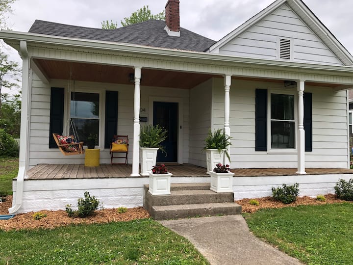 New! Downtown Cozy Colonial - Fully Renovated! - Elizabethtown, KY