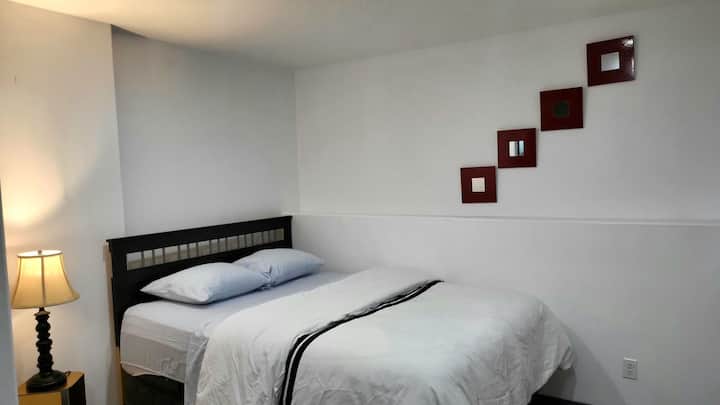 Cozy Room In A Comfortable Basement Suite - West - Lethbridge