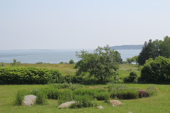 Ocean Views/access At The Lookout~lean To Cottage - Deer Isle, ME