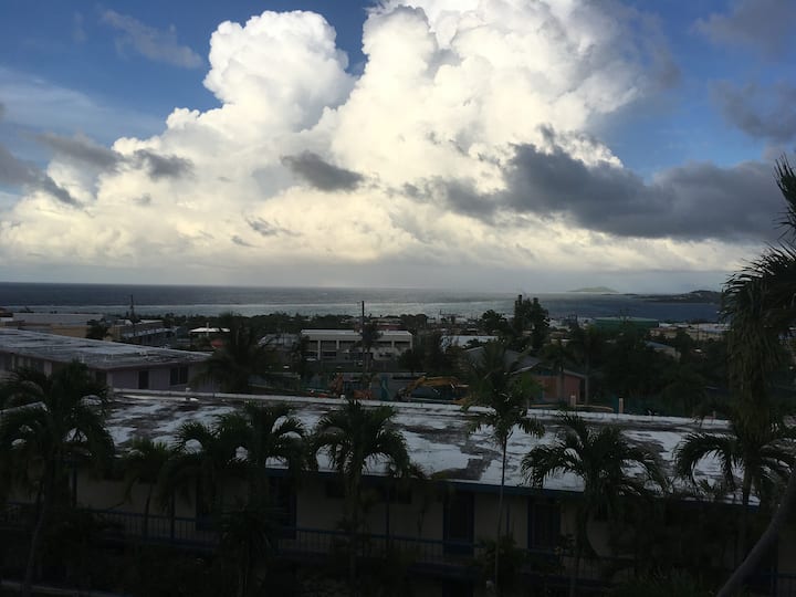 Well Appointed 1 Bedroom With Expansive Views - Christiansted