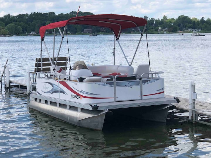 Fantastic “Pontoon Boat Rental”-pontoon Boat Only! - Horseshoe Lake, Gowen