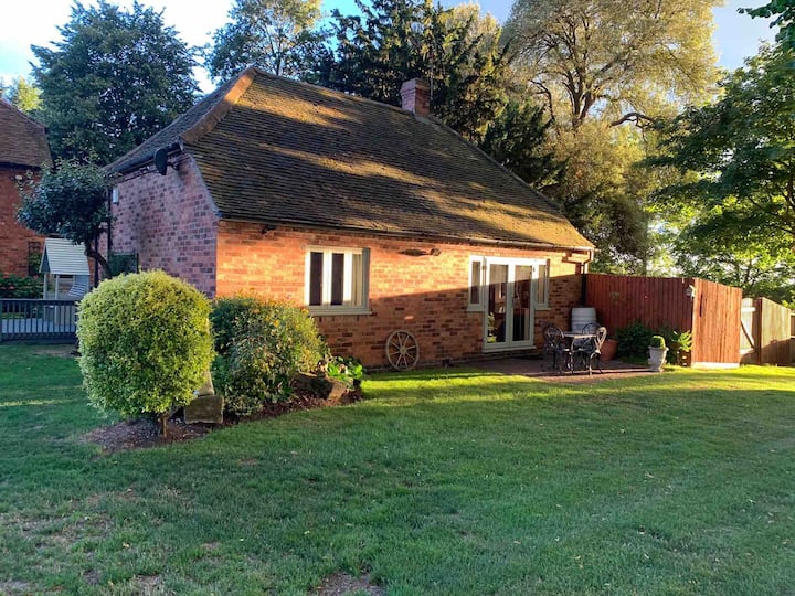 Tachbrook Mallory Cottage With Countryside Views - Royal Leamington Spa