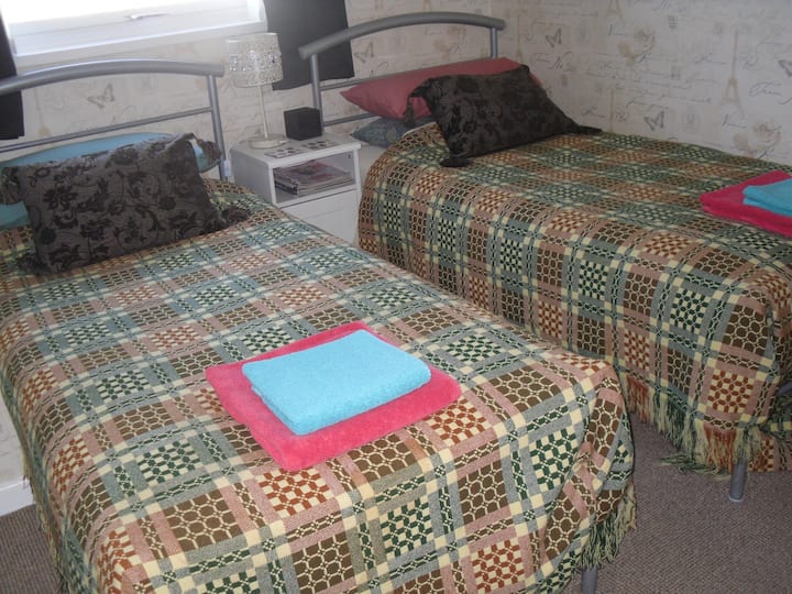 Gwynfa Bed & Breakfast. Porthmadog. Room 1. - Portmeirion