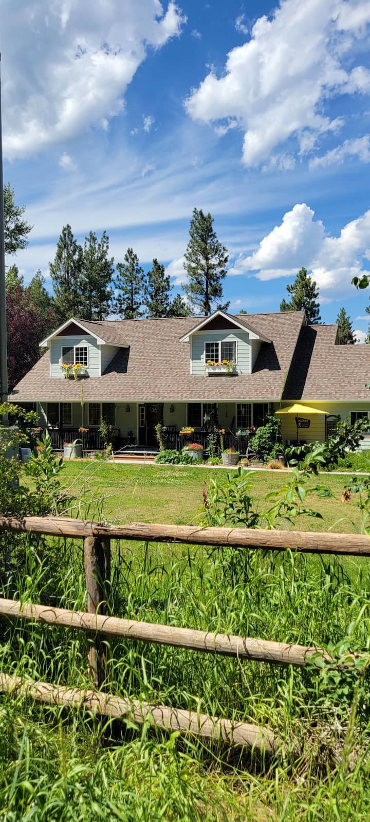 Farm House In The Mountains - Corvallis
