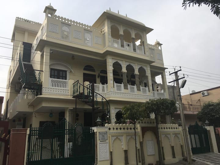 Padlia House
A Luxury Heritage Home Stay - Jaipur