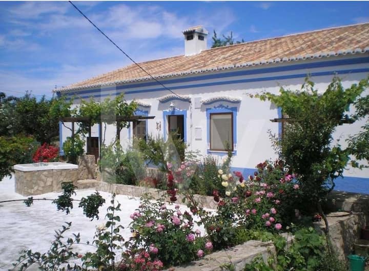 Charming Country Farm Villa With Pool Near Beach - Algarve