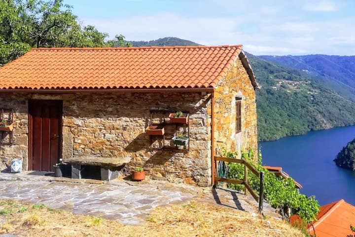 Casita Del Río. Rustic Cottage, Unbeatable Views. - Galicia
