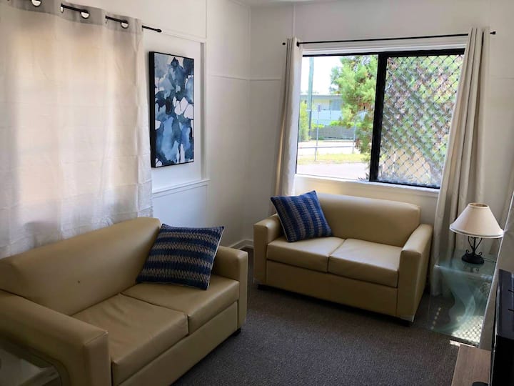 Two Bedroom Unit Just Off The Strand With Wifi - 湯斯維爾市政府