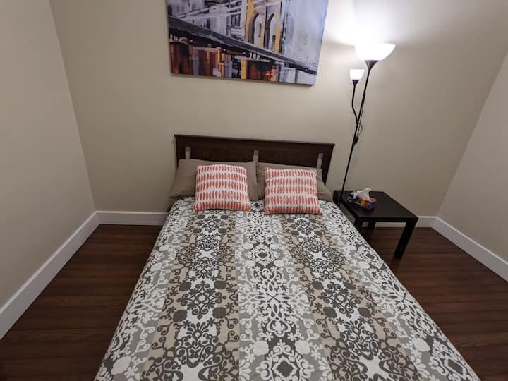 3private & Fully Renovated Apartment 1 Bedroom. - Laval, Quebec, Canadà