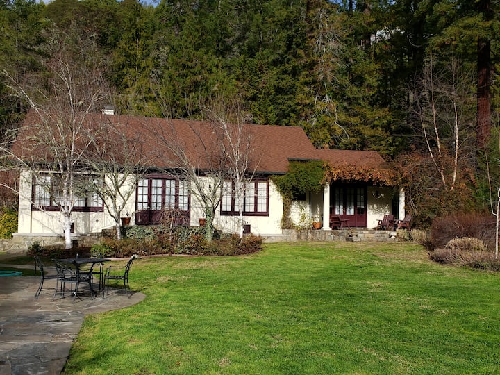 Historic Julia Morgan Redwood Grove Cottage - Richardson Grove State Park, Garberville