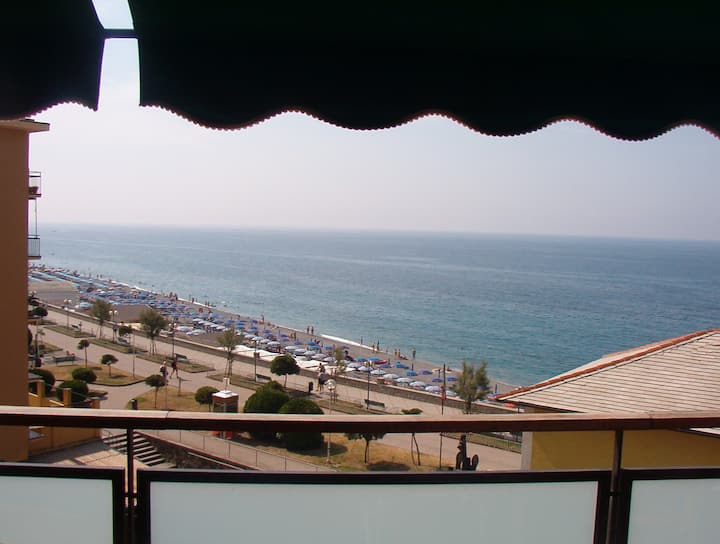 Amazing Apartment Near To The Beach - Deiva Marina