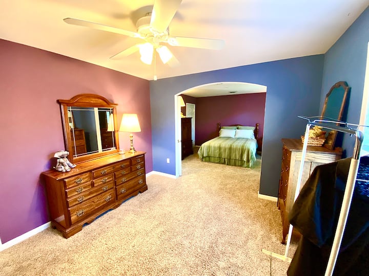 Perfect For Longer Stays! Huge Double Room W/ Bath - Frederick, MD