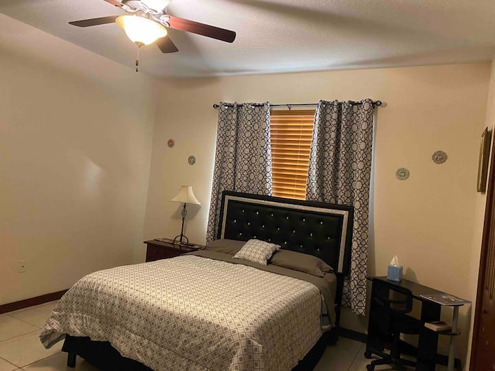 Cozy And Quiet Studio Miles From Major Attractions - St. Cloud