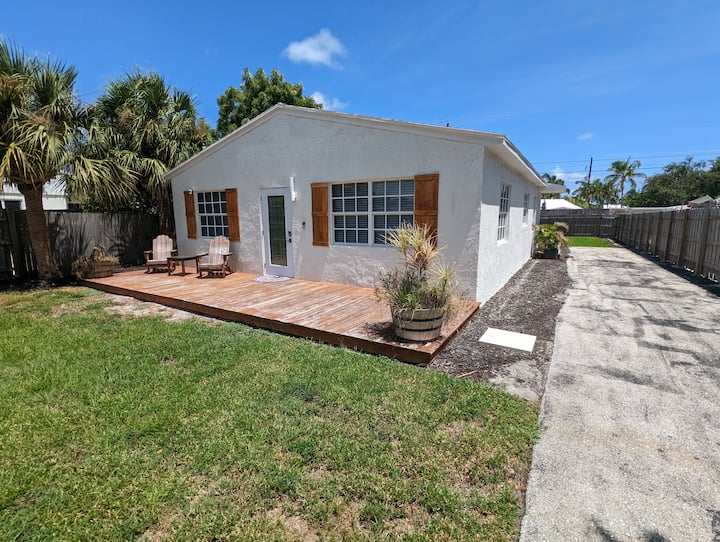 Only 6 Blocks To Atlantic Ave- Huge Fenced In Yard - Highland Beach, FL