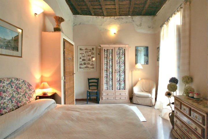 La Torretta Historical Home Romantic Room - Casperia