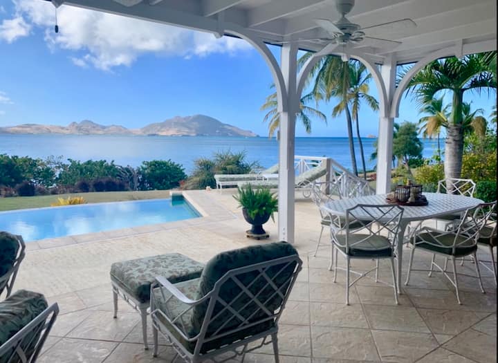 Luxury Ocean Front Villa Spectacular View Private Infinity Pool Perfect Location - Saint Kitts en Nevis