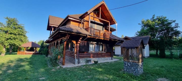 Amazing Villa In The Mountains With Jacuzzi - Comuna Sâmbăta de Sus