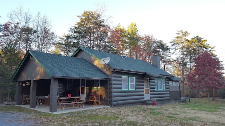 Pine Cone Cabin At Fort Valley - Rileyville, VA