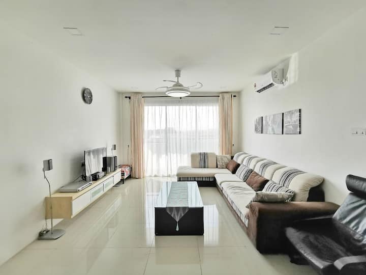 Ecopark Condo, 5mins To Airport, Malls & Eatery - ミリ