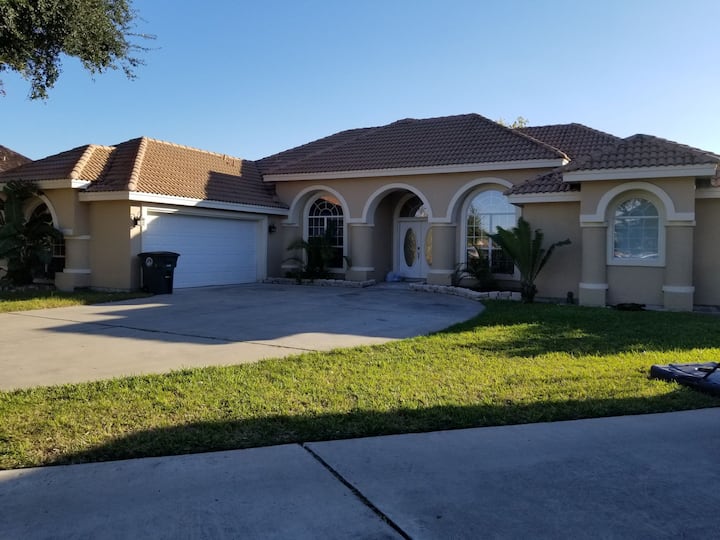 Big & Spacious 4br House Mcallen Texas, With Pool - Mission, TX