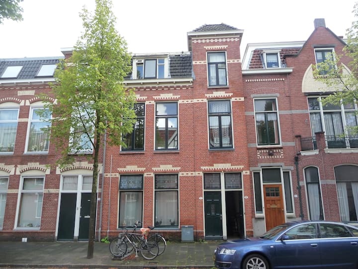 "Slapers" Spacious Ground Floor Apartment & Garden - Groningen Province