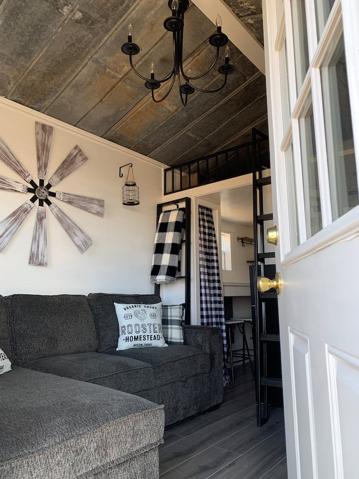The Nest Tiny Home Is 160sf With Awesome Views! - Cool, TX