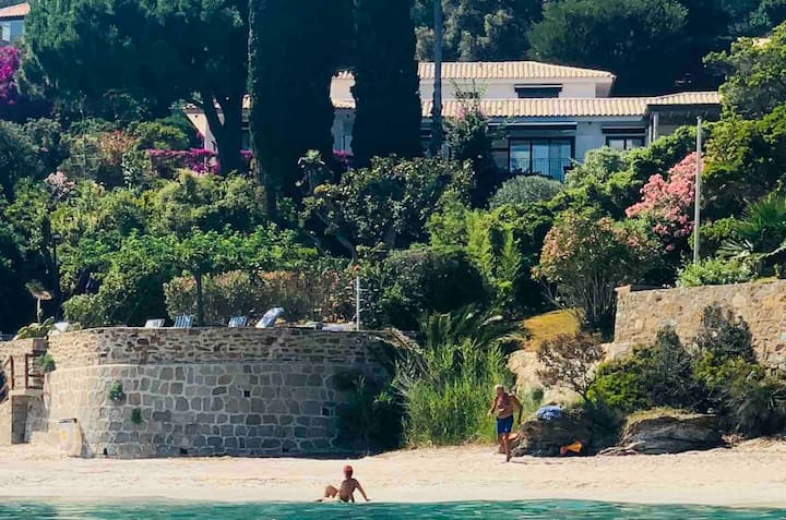 Luxurious Modern Villa 600m2, 8 Bdr, Beautiful Garden, Direct Access To Beach - Rayol-Canadel-sur-Mer