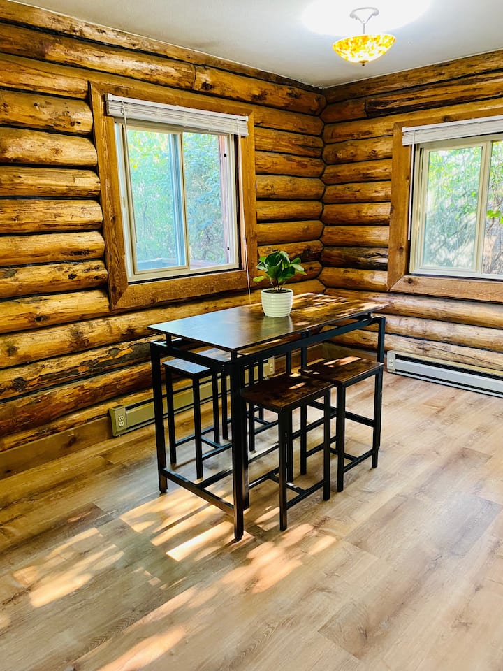 Cozy Cabin 5 Minutes From Downtown Missoula! - Missoula, MT