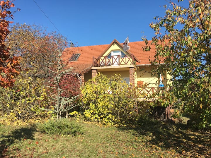 Lovely House On The Hill By Balaton Up To 10 Prsn! - Balatonfenyves
